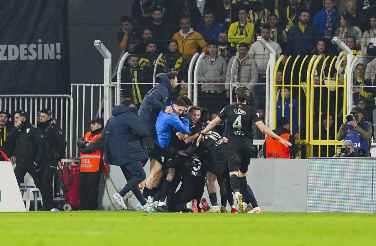 Trio ekibinden Fenerbahçe - Rizespor maçı hakemine geçer not! Galatasaray sert tepki göstermişti