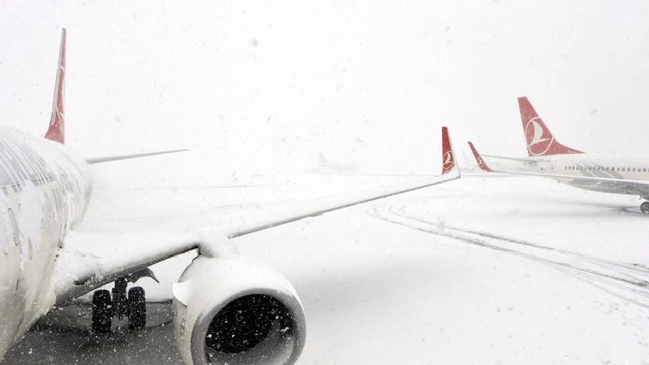 İstanbul kar yağışına hazırlanıyor! Sabiha Gökçen Havalimanı'nda yeni sefer iptali açıklaması