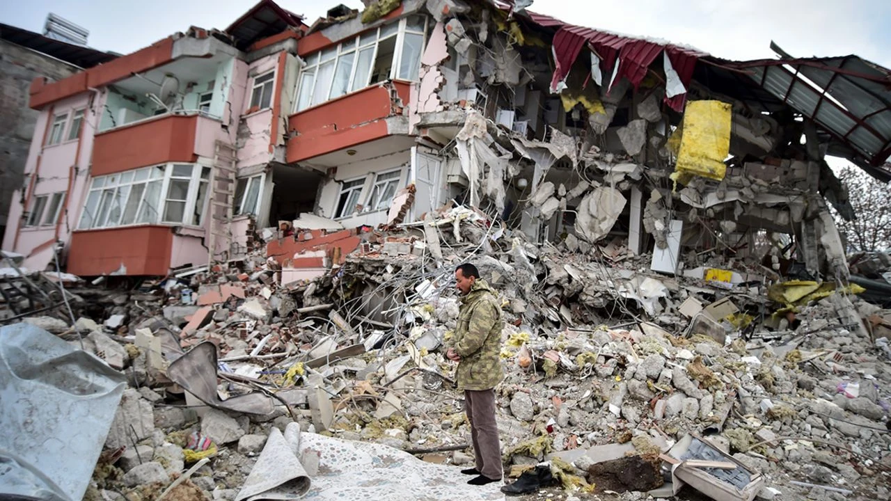 6 Şubat depremi kaç dakika sürdü? 7.7 deprem saniyelerce sürdü