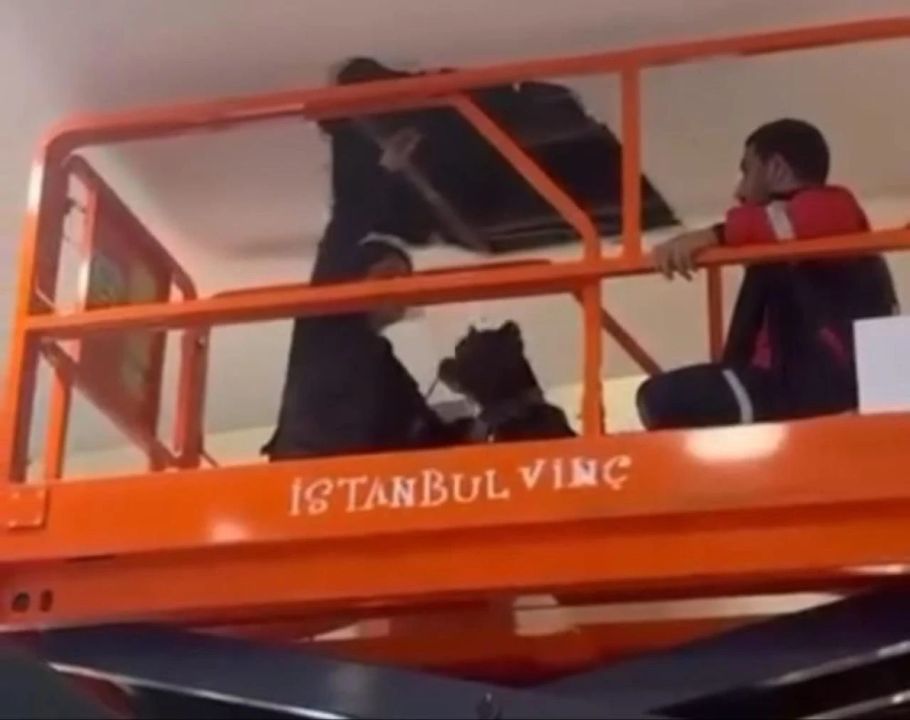 AVM’deki film gibi kuyumcu soygunun detayları ortaya çıktı: Herkes gitti zannetti, yakayı böyle ele verdi - 1. Resim