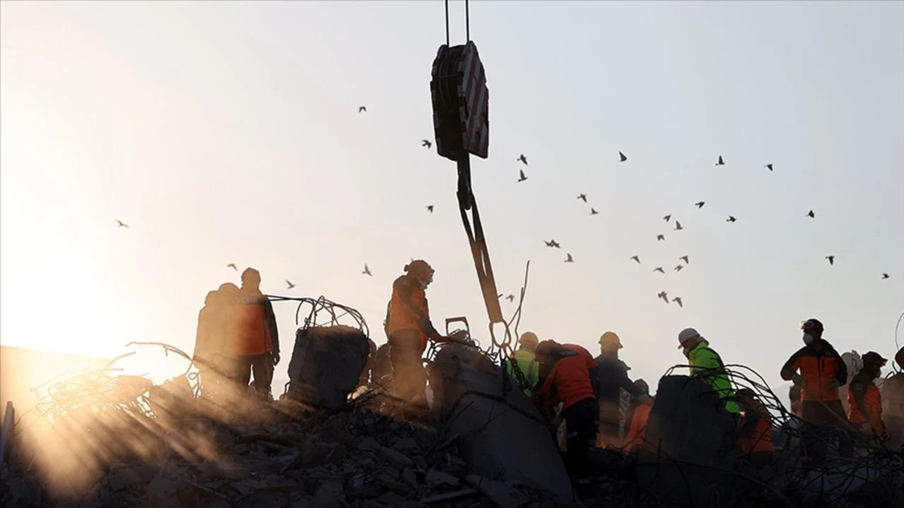 Deprem bölgesine 51 milyar liralık can damarı! Bakan açıkladı: Ulaştırma ve haberleşmeye büyük yatırım