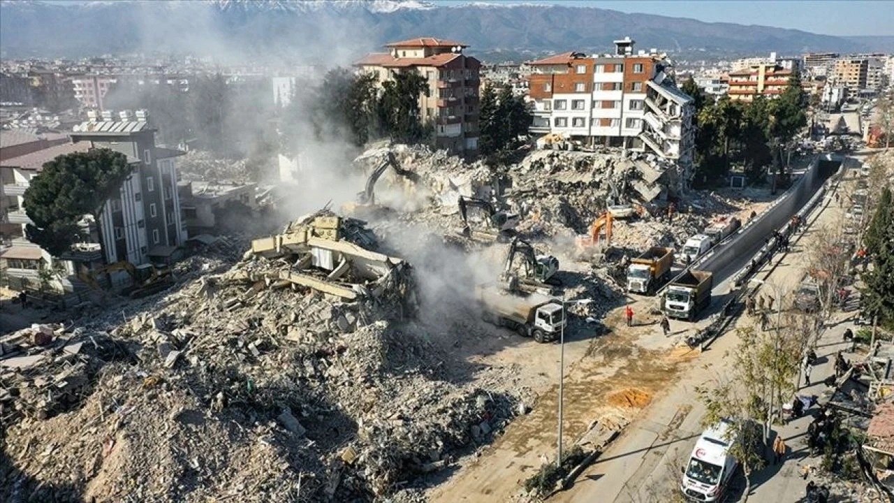 Deprem bölgesine 51 milyar liralık can damarı! Bakan açıkladı: Ulaştırma ve haberleşmeye büyük yatırım - 1. Resim
