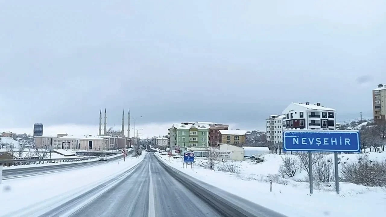 Hangi illerde okullar tatil edildi? Eğitime kar engeli! İşte 5 Şubat kar tatili olan yerler - 3. Resim