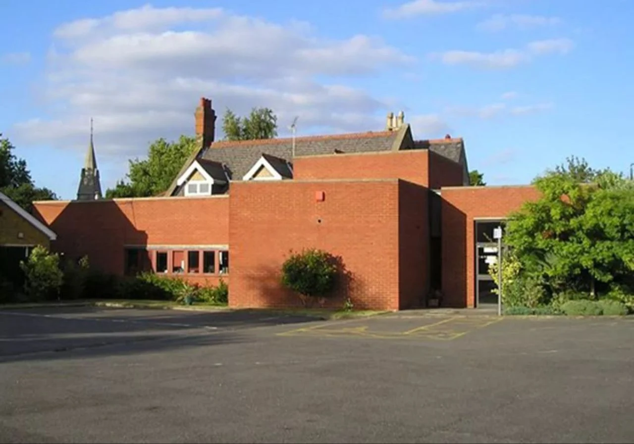 Ölen kızının cesedini senelerce sakladı! Cansız bedeni tekerlekli sandalyeyle gezdirirken yakalandı - 2. Resim