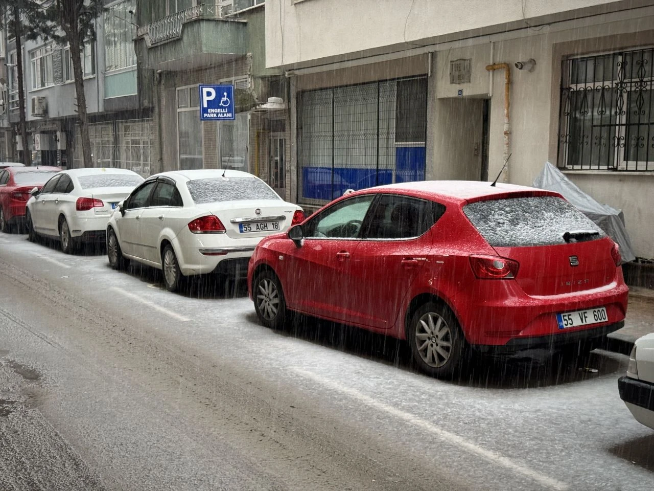 Samsun'da yağış sonrası kar tatili öğrencilerin gündemine yerleşti - 1. Resim