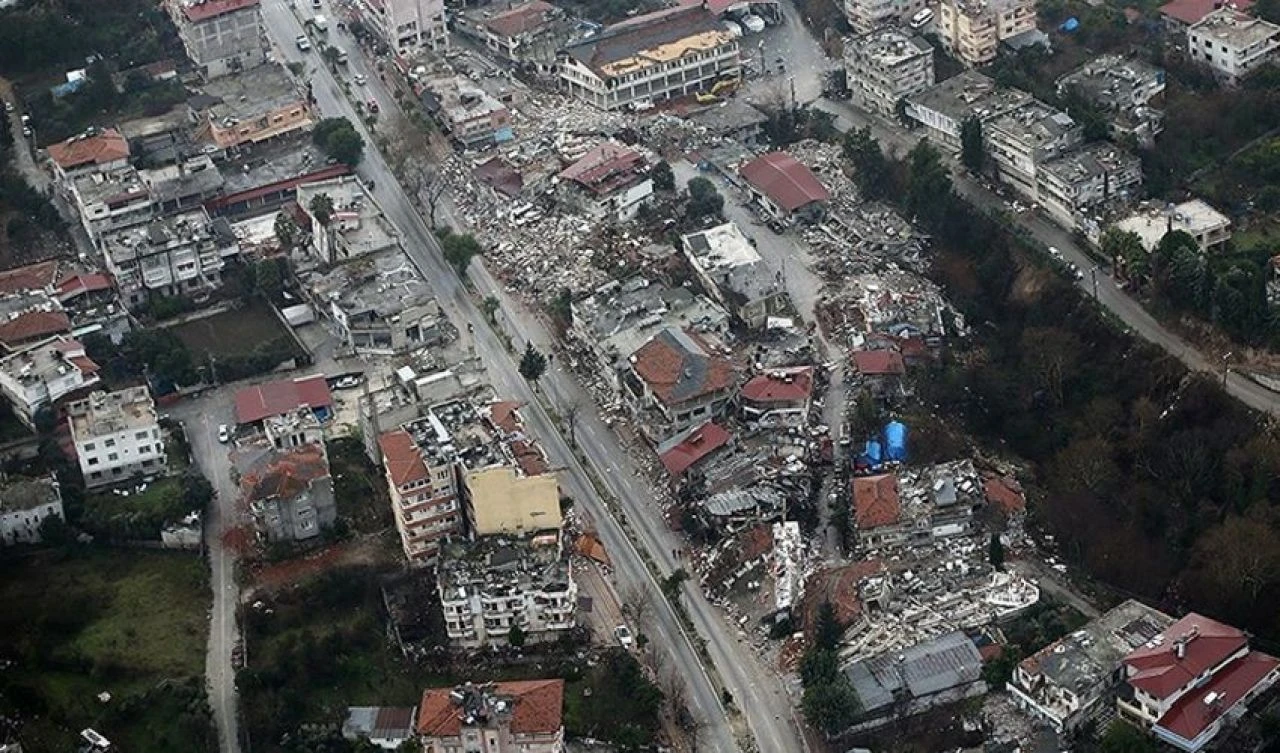 6 Şubat depremlerinin yıldönümünde Naci Görür'den dikkat çeken açıklama! Deprem riskinin en yüksek olduğu şehirleri sıraladı - 2. Resim