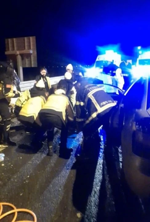 Aksaray'da feci kaza! Ölü ve yaralılar var - 1. Resim