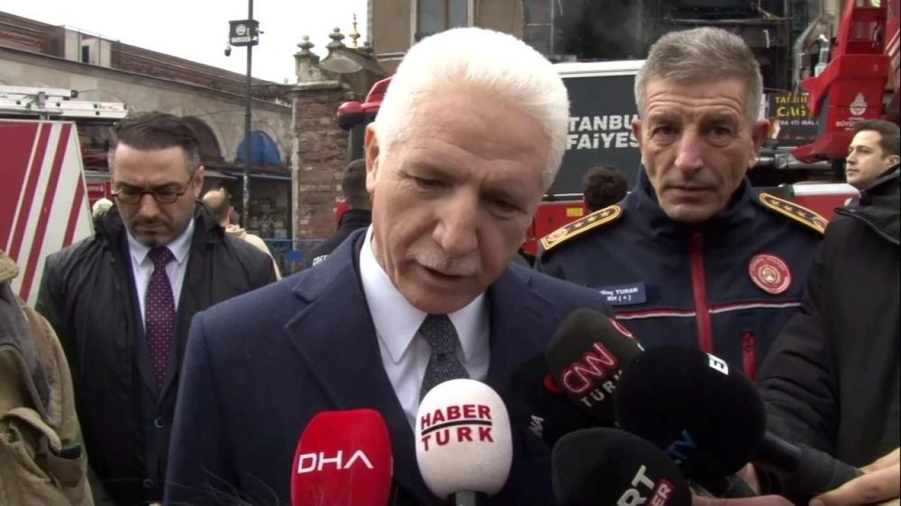 Eminönü'nde korkutan yangın! İstanbul Valisi açıkladı: Alevler kontrol altında - 3. Resim