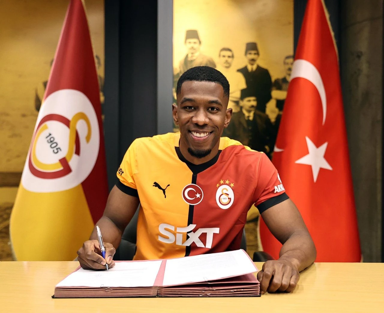 Galatasaray yeni transferini resmen duyurdu: Carlos Eccehomo Cuesta Figueroa'nın maliyeti belli oldu! - 2. Resim