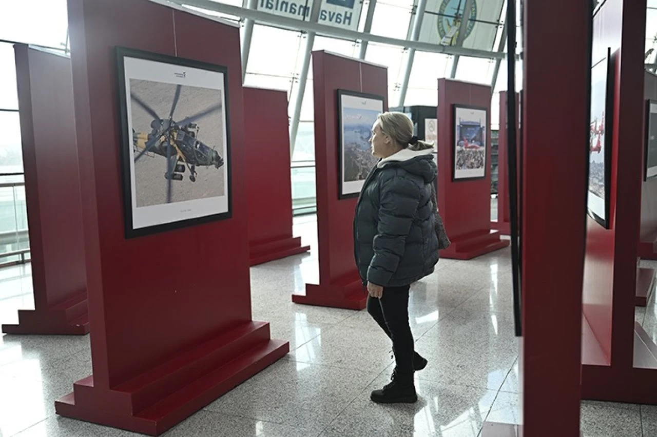 KAAN, HÜRJET, ATAK ve daha fazlası! TUSAŞ, milli ürünlerinin fotoğraflarını Esenboğa Havalimanı'nda sergiledi - 1. Resim