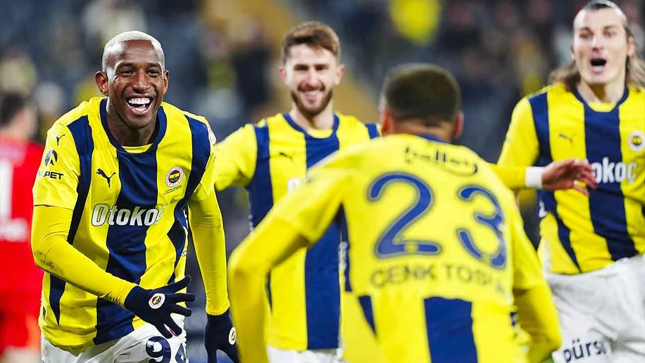 Kadıköy'de Talisca ve Cenk Tosun geceye damga vurdu! Yıllar sonra aynı sevinci Fenerbahçe'de yaşadılar - 1. Resim
