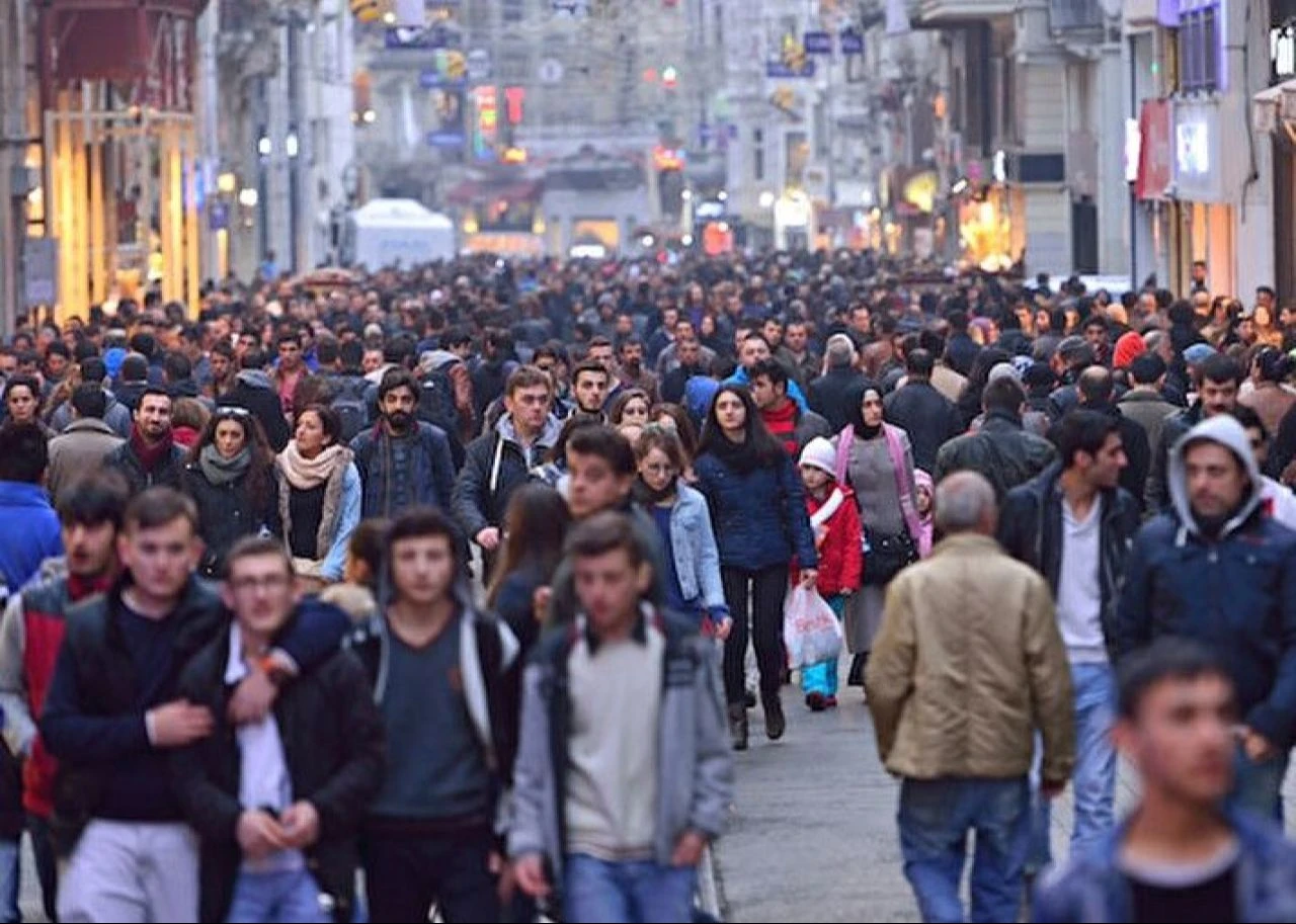 Memurlar ve kamu işçileri dikkat! Bakan Işıkhan'dan kritik açıklama: 2025'te 2 önemli tarih var - 1. Resim