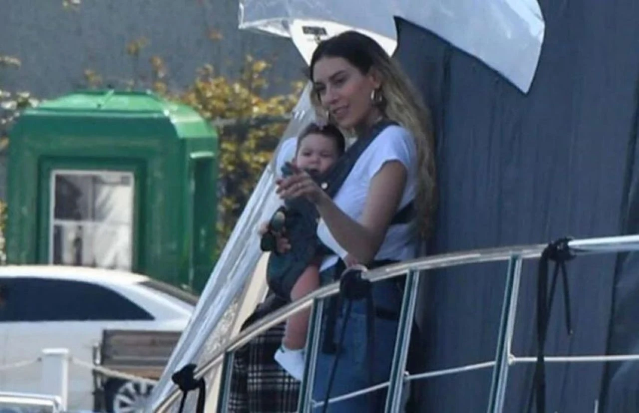 Sinem Kobal ile Kenan İmirzalıoğlu'nun kızları ilk kez görüntülendi - 2. Resim