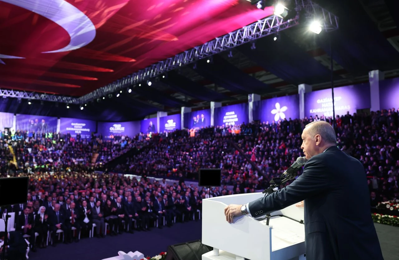 Son dakika | Cumhurbaşkanı Erdoğan 'evine girmeyen kalmayacak' diyerek duyurdu: Yılbaşına kadar 453 bin konut yapacağız - 1. Resim