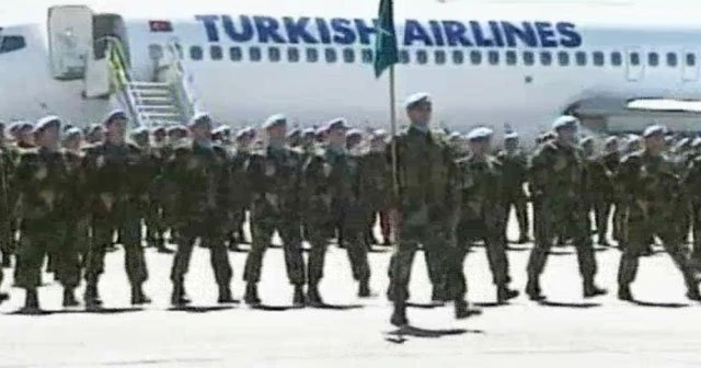 ‘Asker pozu’na ceza yolda