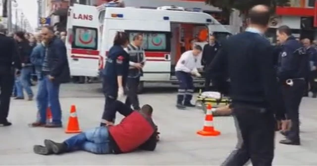 2 kuzenini sokak ortasında bacaklarından vurdu