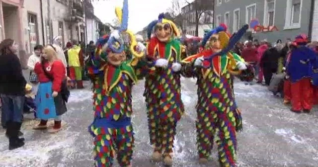Almanya’nın Kehl kentinde karnaval geçidi düzenlendi