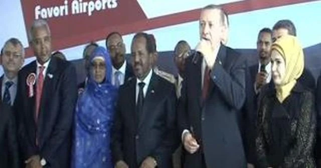 Cumhurbaşkanı Erdoğan ve eşi Somali'de bu marş ile karşılandı