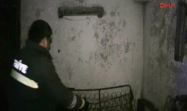 İki odalı ev tamamen yandı
