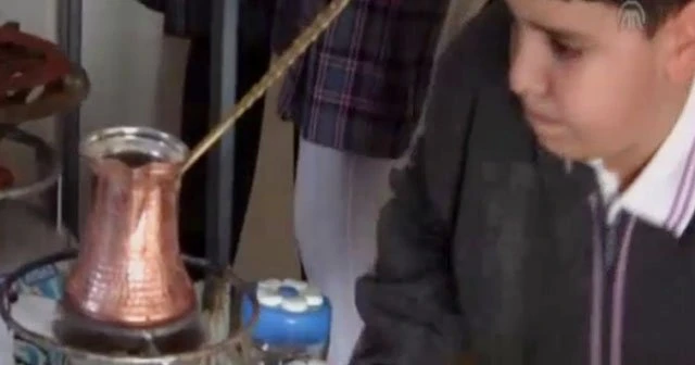 Öğrenciler, köpüklü kahve için yarıştı