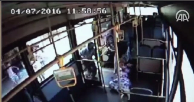 Arıların saldırısına uğrayan kadın otobüsle hastaneye götürüldü