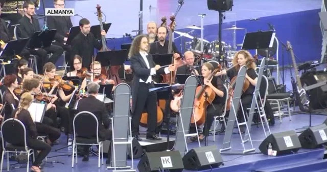 Dünyanın en kalabalık orkestrası rekor kırdı