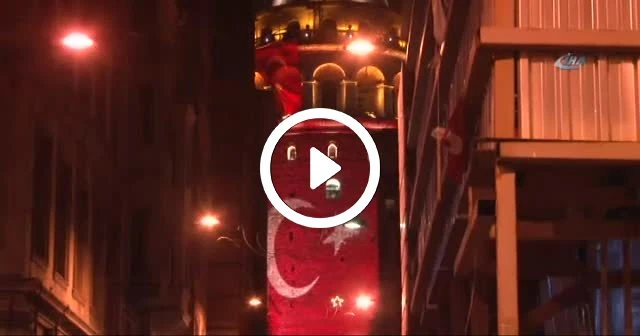 Galata Kulesi Türk Bayrağı'na büründü