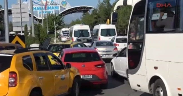 Havalimanında 'güvenlik kuyruğu'