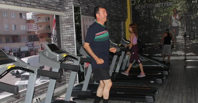 Geri yürüyüş şampiyonasına hazırlanıyor