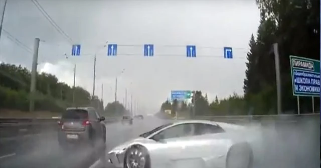 Lüks otomobilin feci sonu