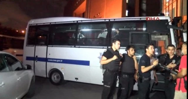 Muhafız alayından 28 serbest