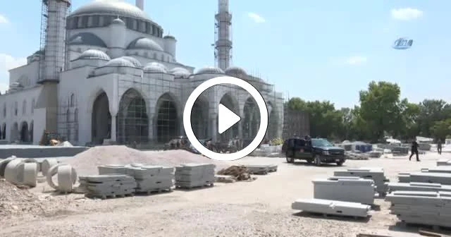 Osmanlı Camisinin inşaatını gezen Erdoğan’a sevgi seli