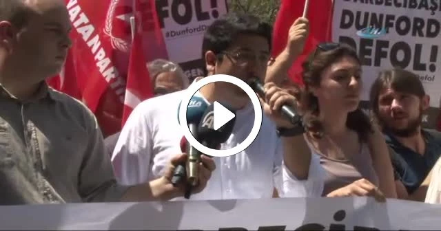 ABD Genelkurmay Başkanı’na bavullu protesto