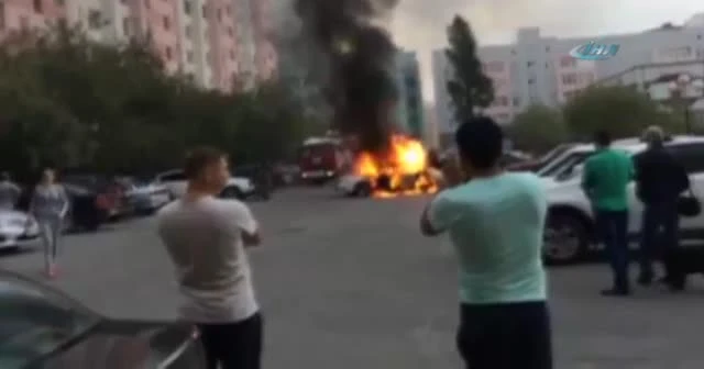 Alev alan araç böyle patladı