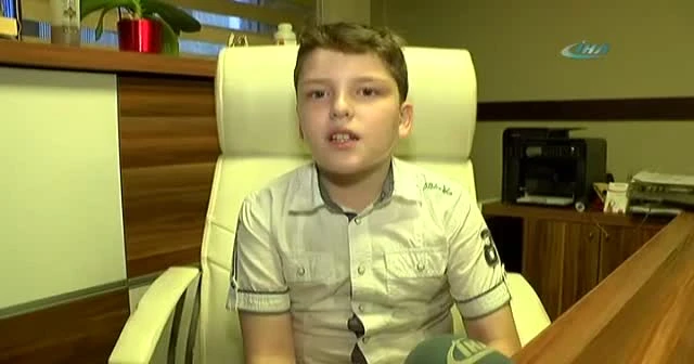 Çektiği selfielerle fenomen olan çocuğu bulduk