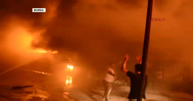 Evler çıra gibi yandı