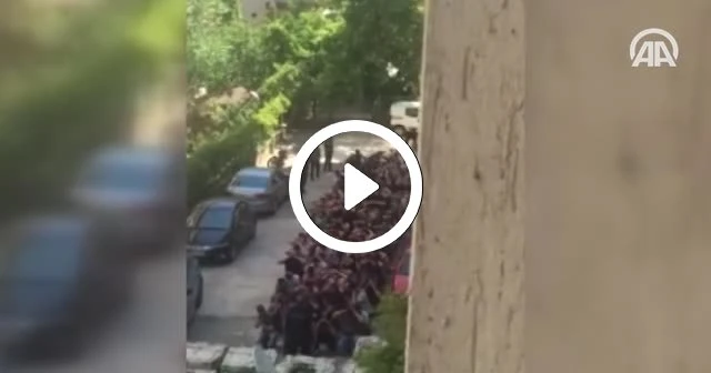İnönü Kışlası'ndaki erlerin polise teslim olma anları