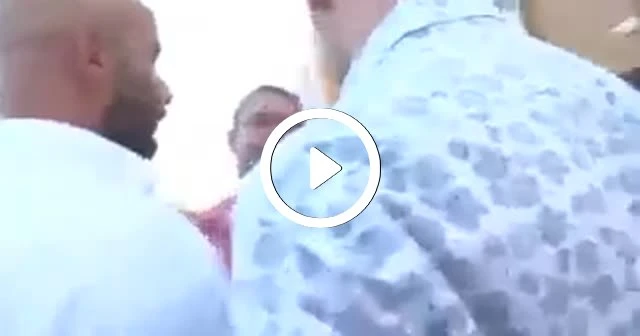 Muhabir Atalay Demirci'nin yüzüne tükürdü