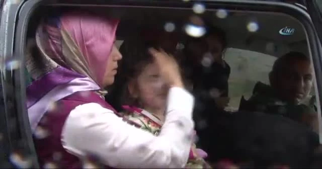 Selde mahsur kalan 45 yolcuya ulaşıldı