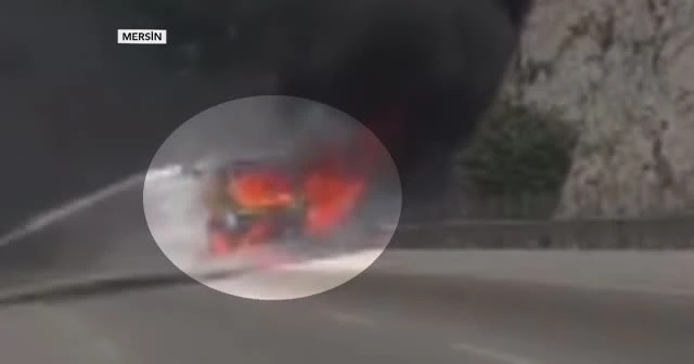 Seyir halindeki otobüs yandı