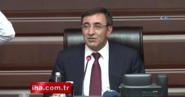 AK Parti'li Cevdet Yılmaz: 'Evet'in önde olduğunu biliyoruz'