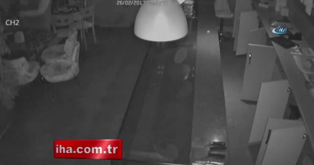Arsız hırsız hem kasayı soydu, hem tatlı yedi