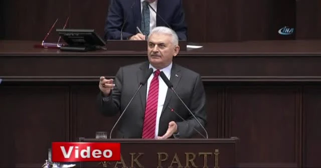 Başbakan Yıldırım bozkurt işareti yaptı