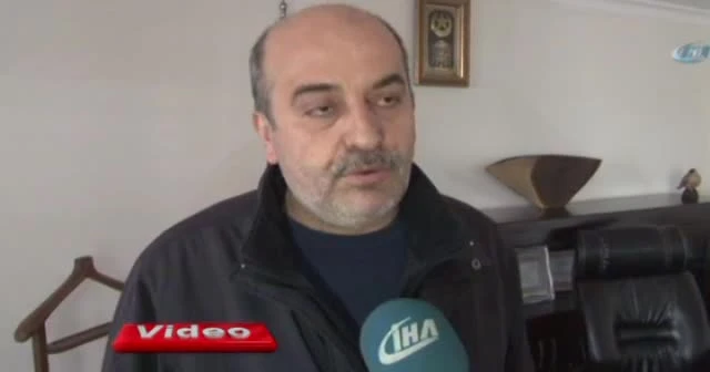 Çalışanın üzerine basarak fotoğraf çekti!