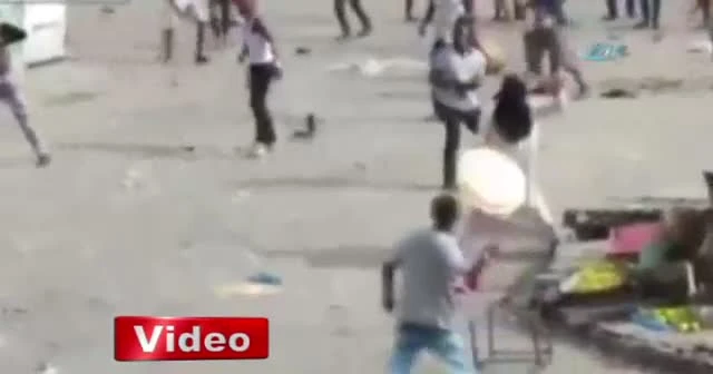 Nijerya'da pazar yeri savaş alanına döndü