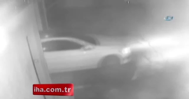 Önce iş yerini soydular, sonra otomobilini çaldılar
