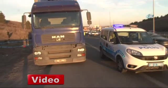 Otomobil, tıra arkadan çarptı: 1 ölü, 2 ağır yaralı