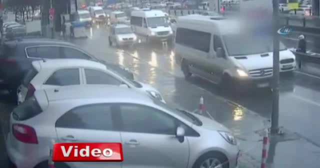 Akıllara durgunluk veren kaza kamerada