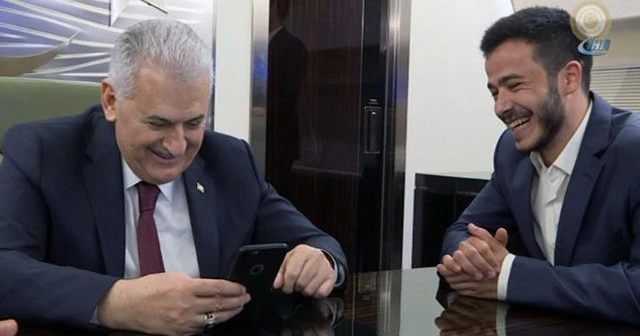 Başbakan uçakta telefonla kız istedi