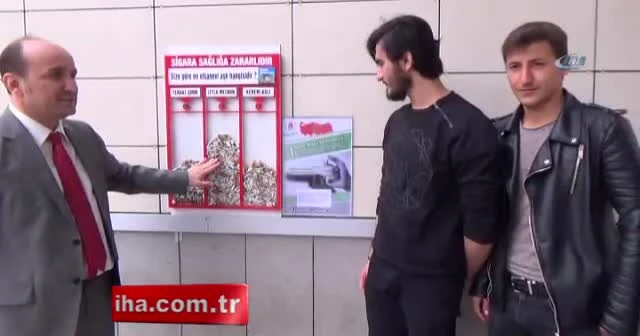 Bu ankette oylama sigara izmaritleriyle yapılıyor